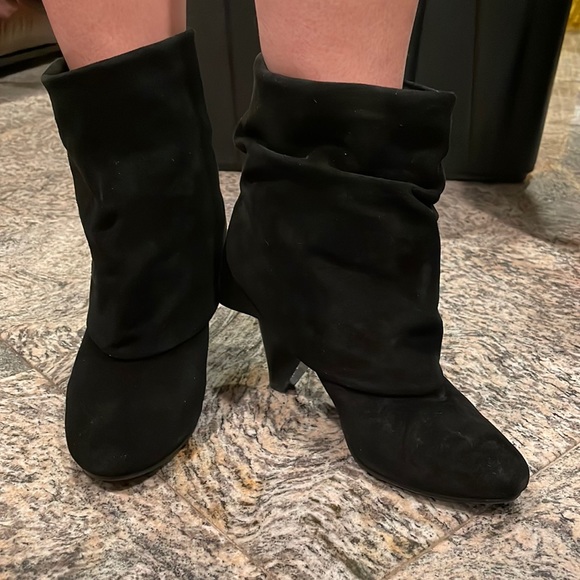 Steve Madden Shoes - Steve Madden Suede Ankle Slouch Bootie size 7